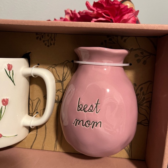 Rae Dunn Mug and Vase Set - Picture 3 of 5